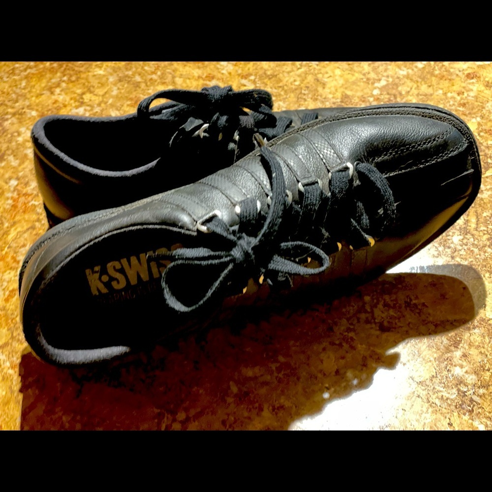 K Swiss all black women’s sneaker. Size 5